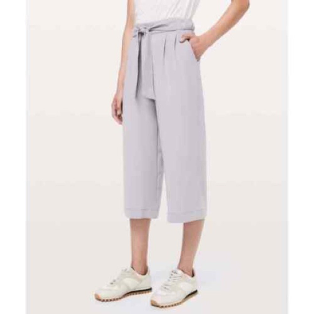 Lululemon crop tie Noir pants in silversreen